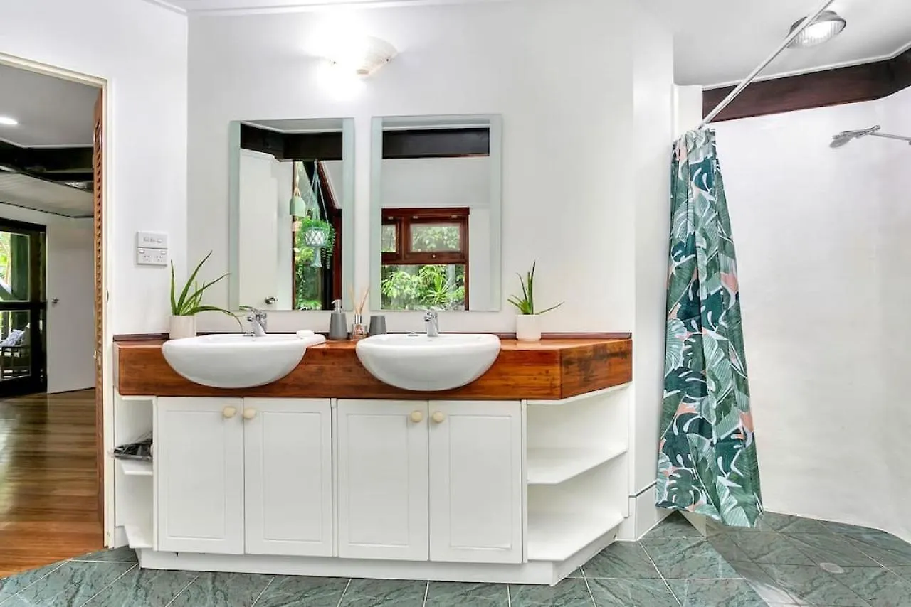 The Secret Treehouse Hotel Cairns 0*,